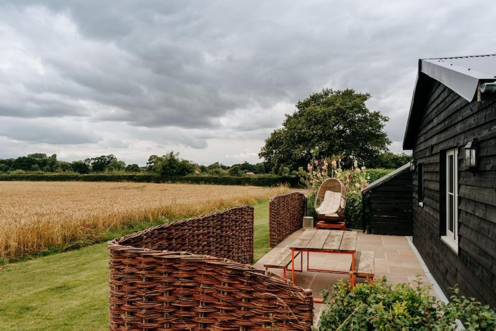 Beautiful Cottage In Bredfield Near To Woodbridge On The Suffolk Coast Exterior photo